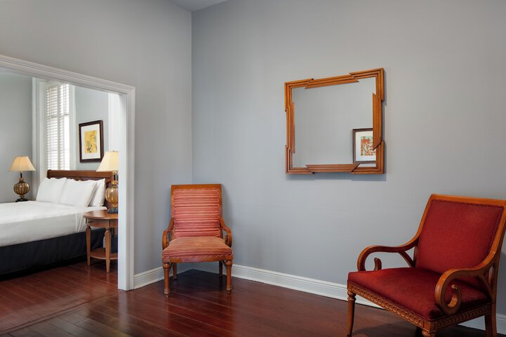 Room 11 of 28