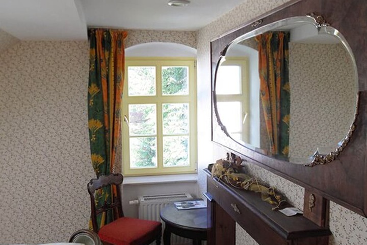 Room amenity