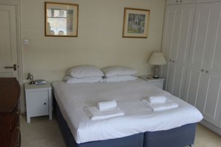 Room 17 of 39