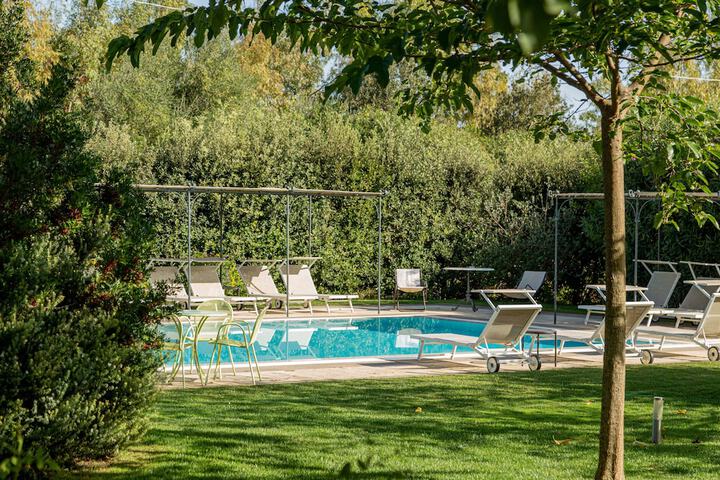 Pool 33 of 52