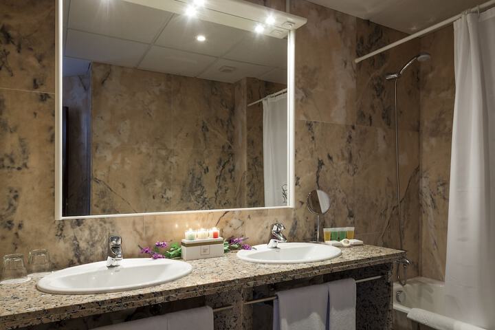 Bathroom Interior Photo