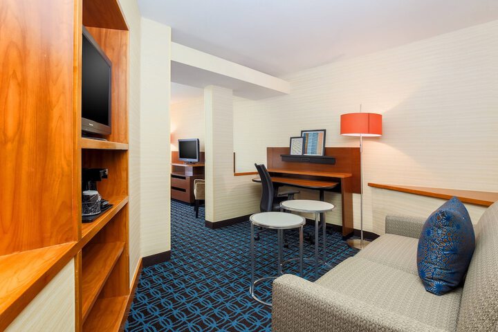 Room 16 of 28