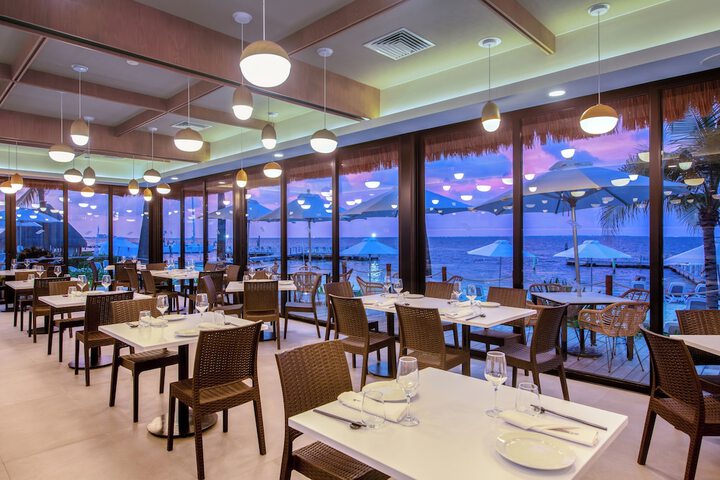 Dining 56 of 95