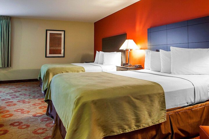 1 King Bed Suite (27 of 27)