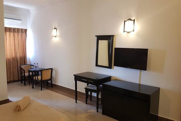 Room 14 of 32