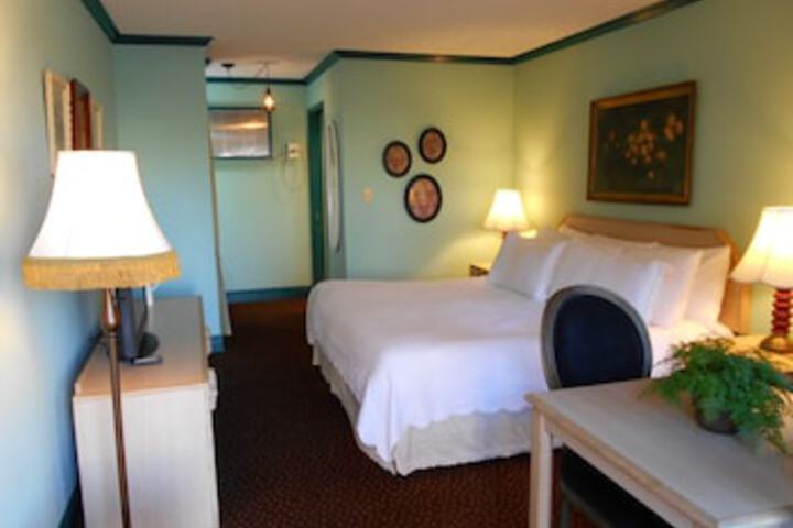 Room 19 of 141