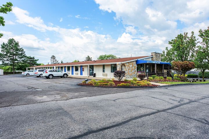 Hotel Entry