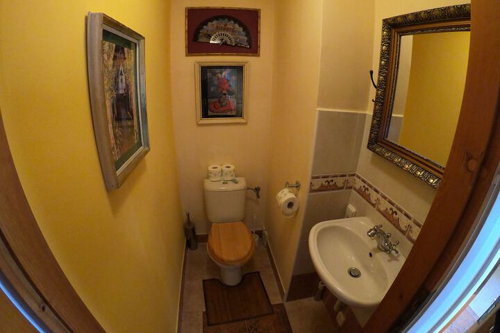 Room 28 of 39