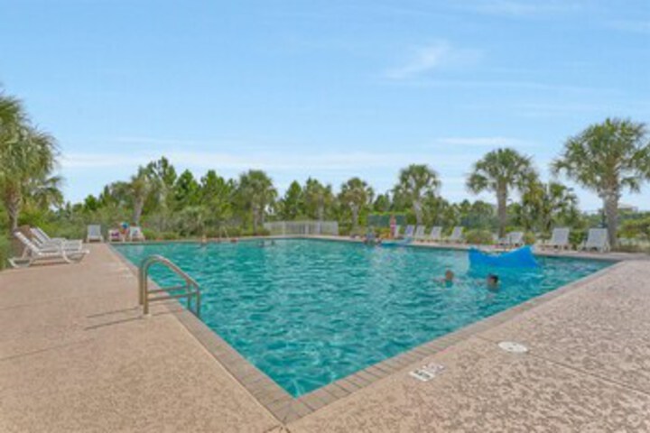 Pool 32 of 52