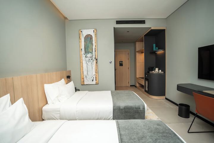 Room 14 of 43