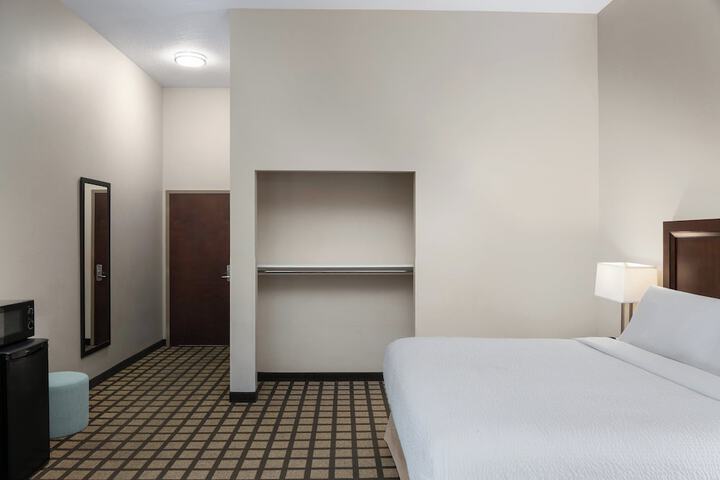 Room 47 of 87