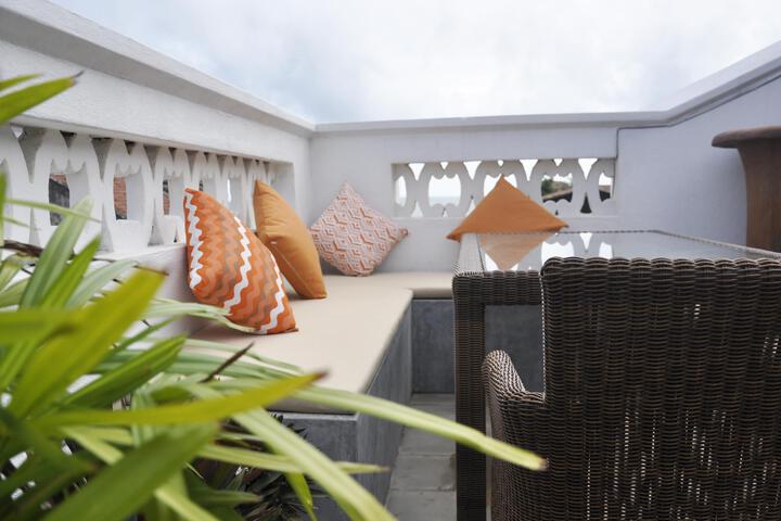 Terrace/Patio 2 of 6