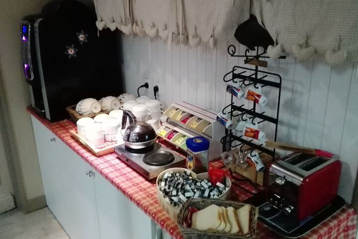 Breakfast/Coffee Service 60 of 80