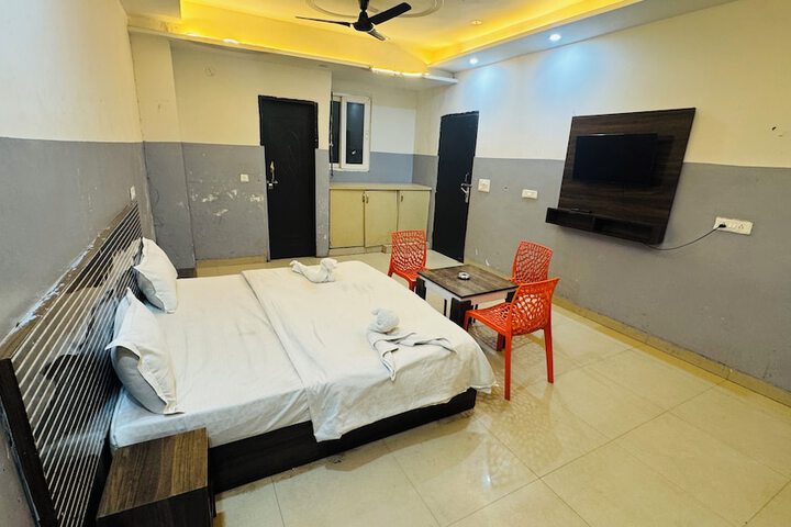 Room 6 of 39