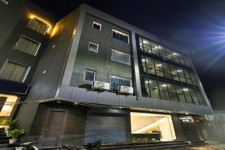 Hotel Black Eye
