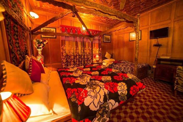 Room 17 of 150