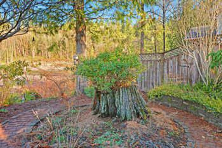 Property Grounds 17 of 24