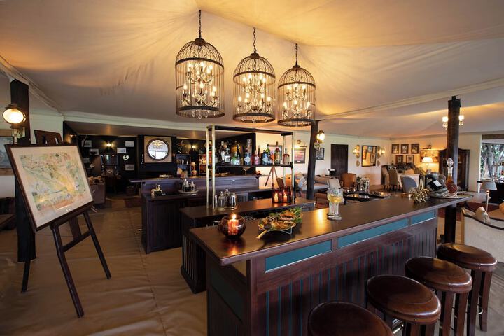 Lounge 72 of 135