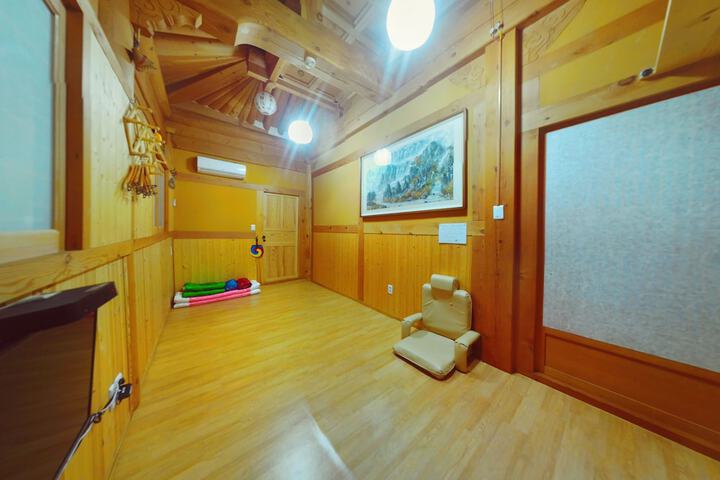 Room 11 of 57