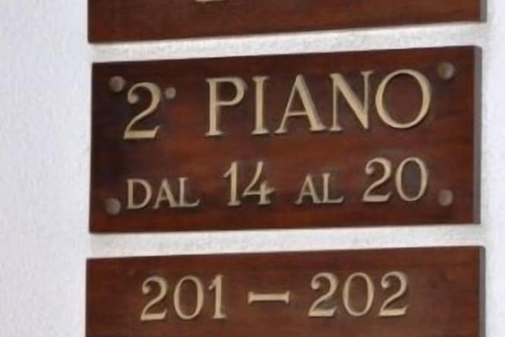 Ballroom/Hall 21 of 30