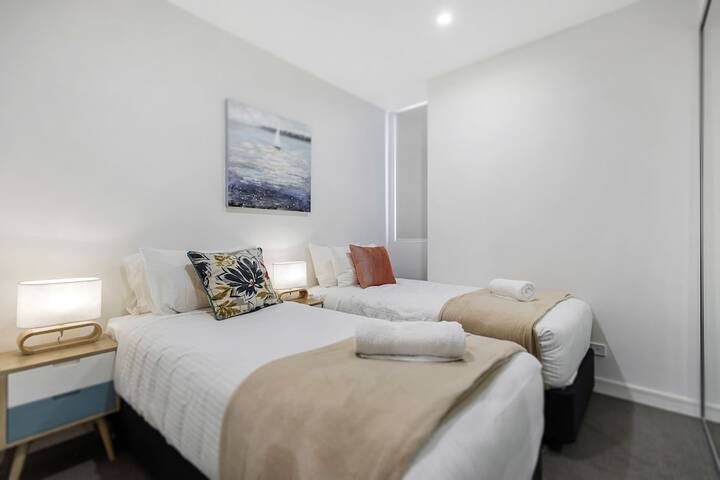 Room 2 of 35