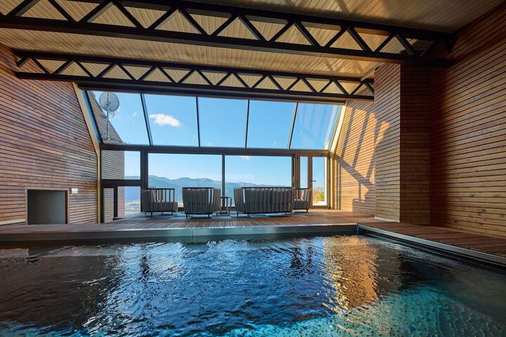 Pool 21 of 42