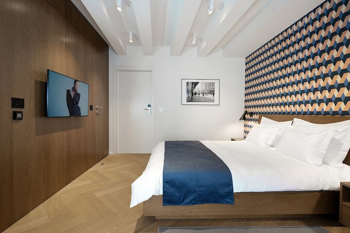Room 19 of 45