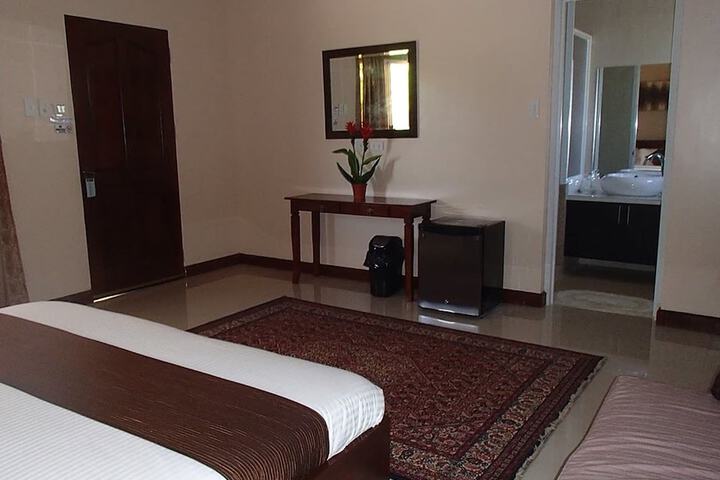Room 15 of 32