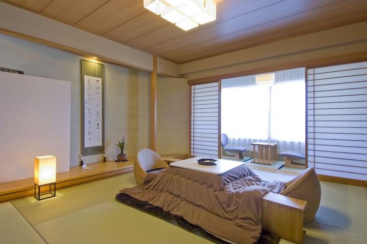 Room 5 of 75