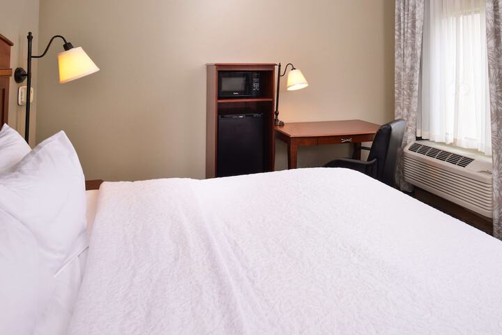 1 King Bed (2 of 35)