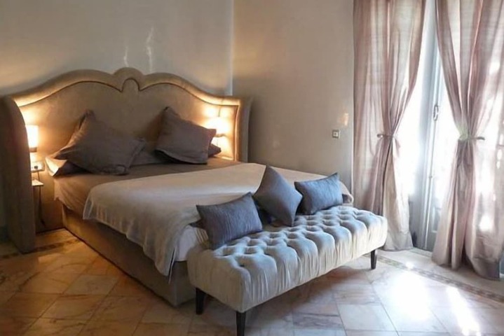 Room 7 of 40