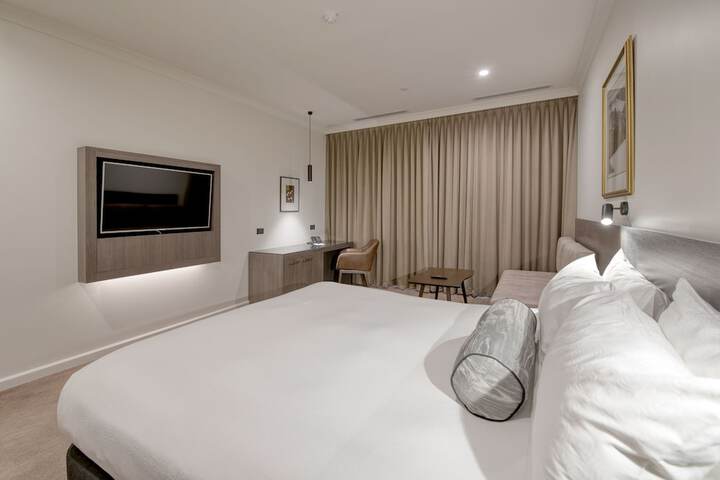 Room 7 of 61
