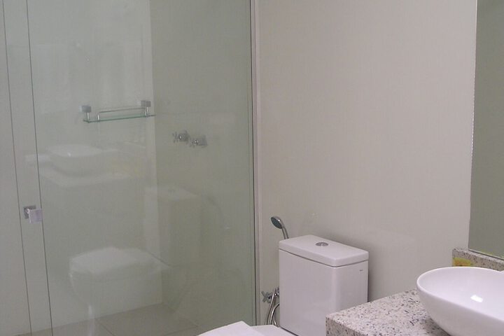 Room 8 of 16