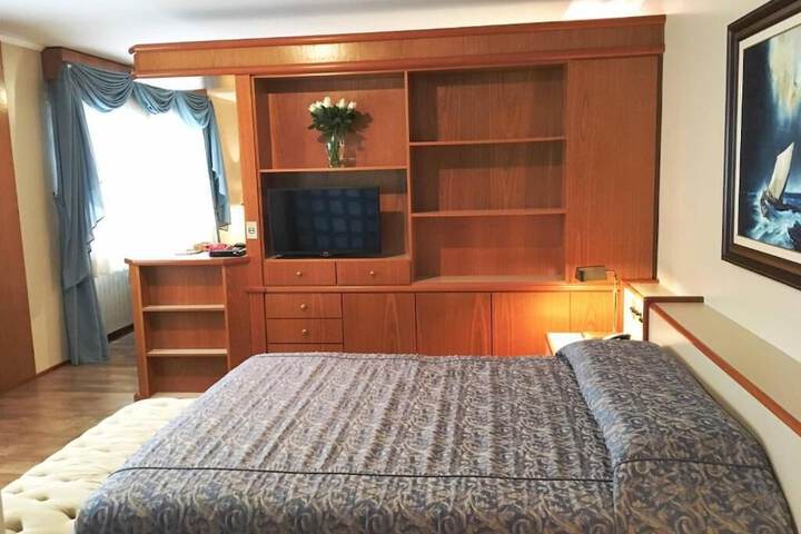Room 12 of 46