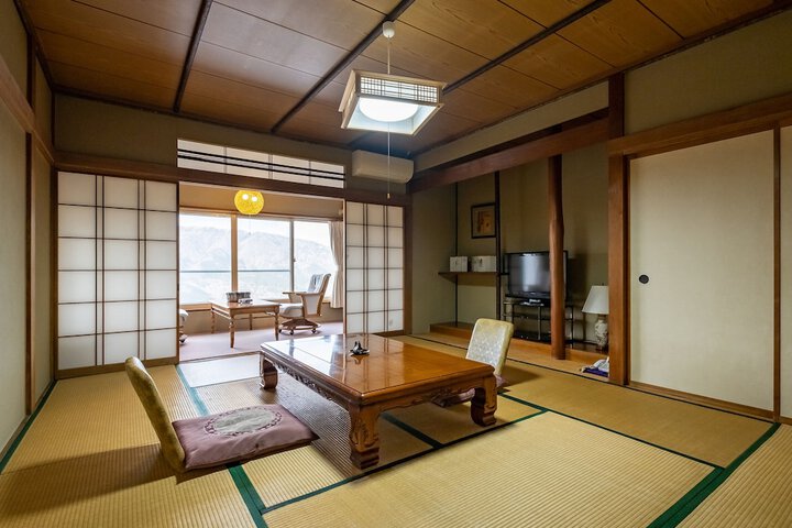 Room 9 of 73