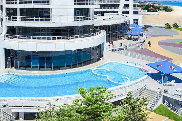Pool Hotel
