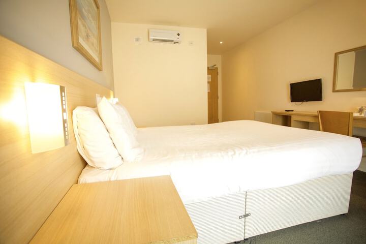 Room 15 of 29