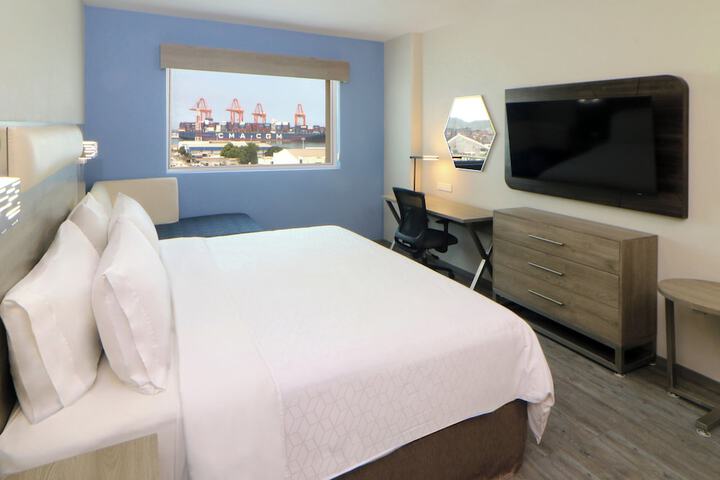 Room 7 of 70