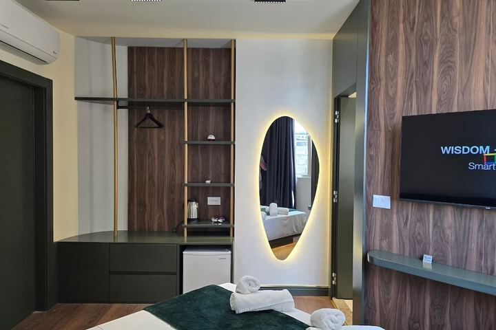Room 28 of 51