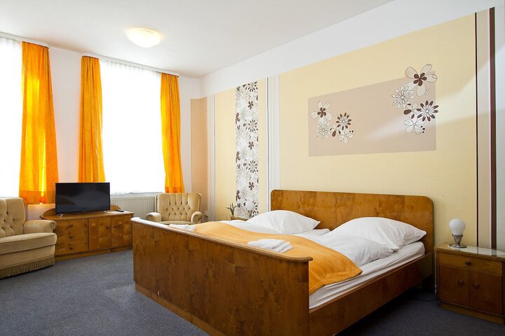 Room 8 of 29