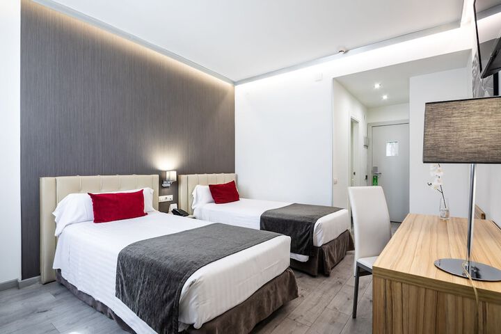 Room 10 of 50