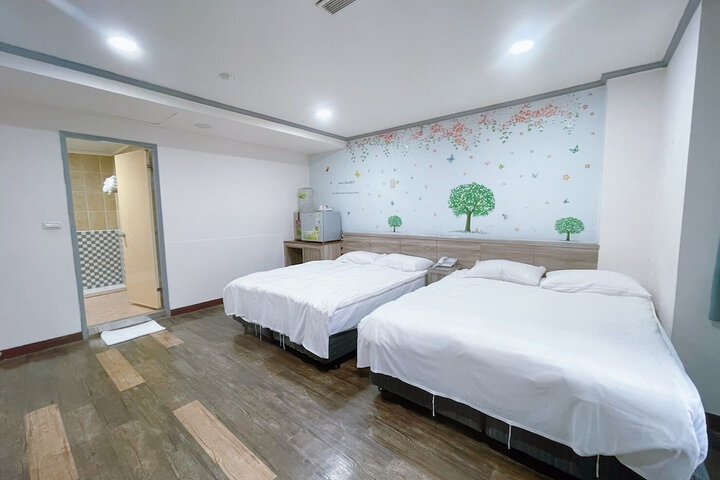 Room 6 of 31