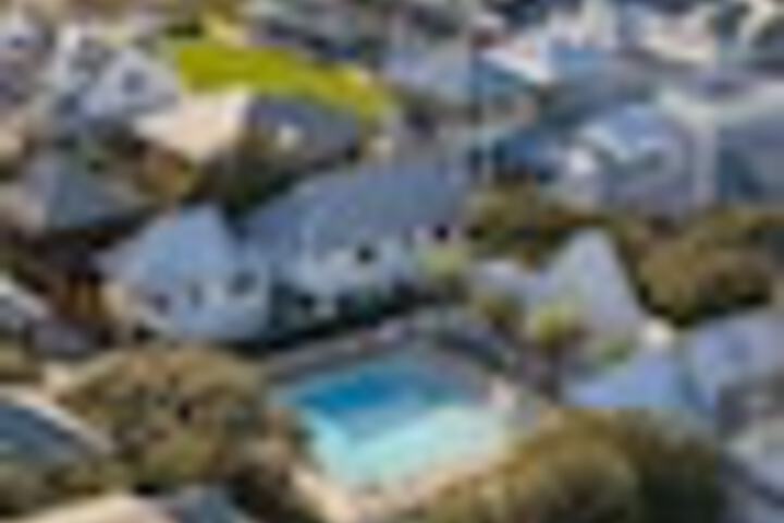 Pool 104 of 162