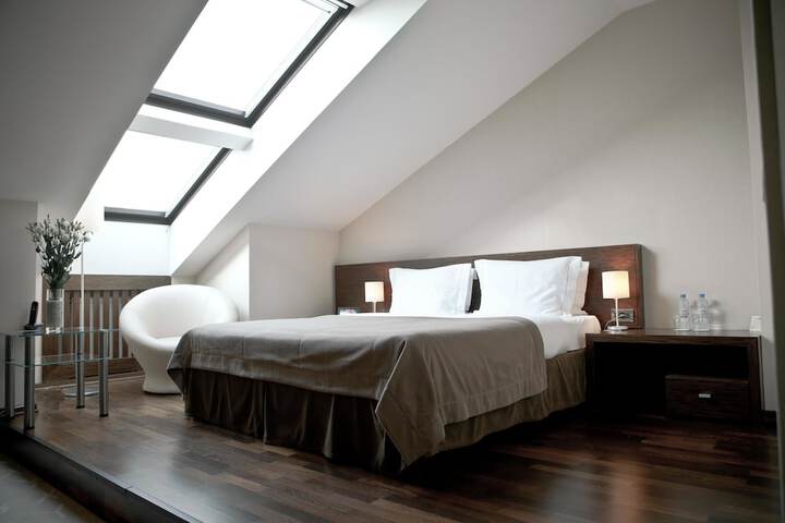 Room 9 of 34