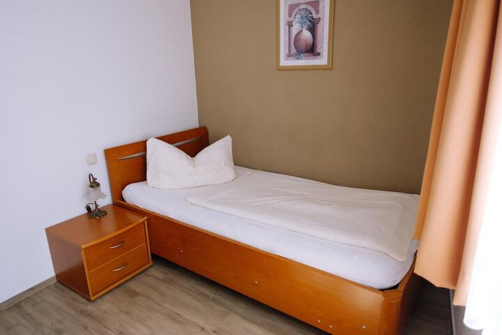 Room 14 of 61