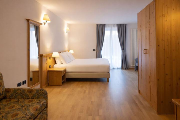 Room 42 of 73