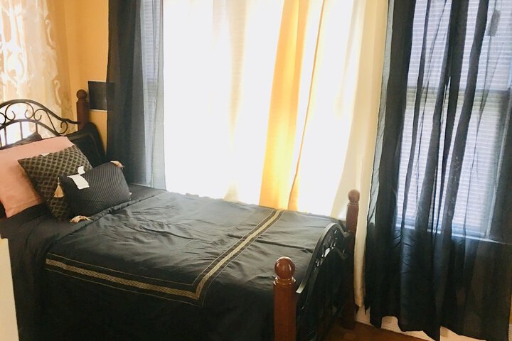 Room 4 of 33