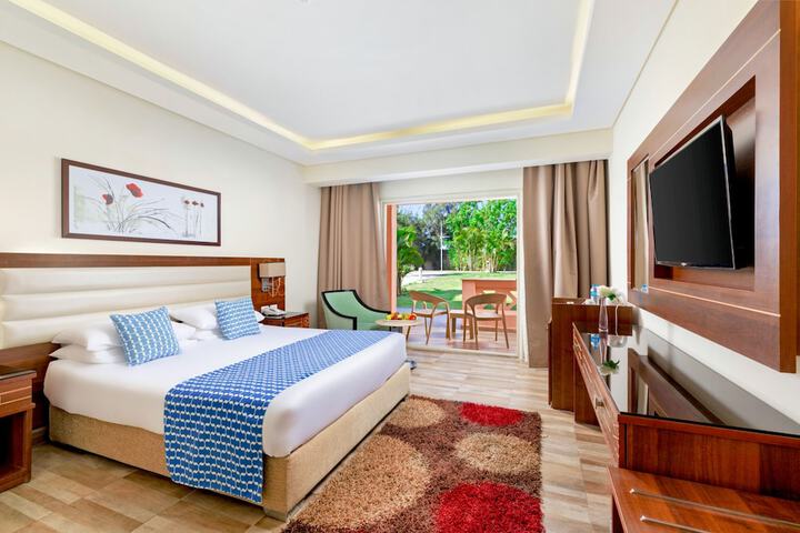 Room 3 of 84