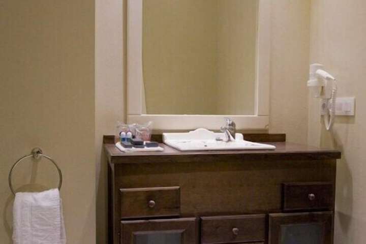 Room 17 of 36