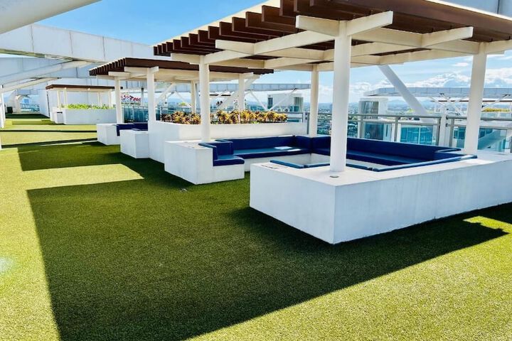 Hotel Exterior 24 of 34